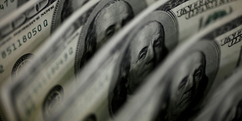 Dólar sobe para R$ 5,11, e bolsa fica estável, apesar de tensão global dolar-sobe-para-r$-5,11,-e-bolsa-fica-estavel,-apesar-de-tensao-global