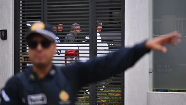 Supremo mantém prisão domiciliar de Bolsonaro, mas endurece restrições supremo-mantem-prisao-domiciliar-de-bolsonaro,-mas-endurece-restricoes