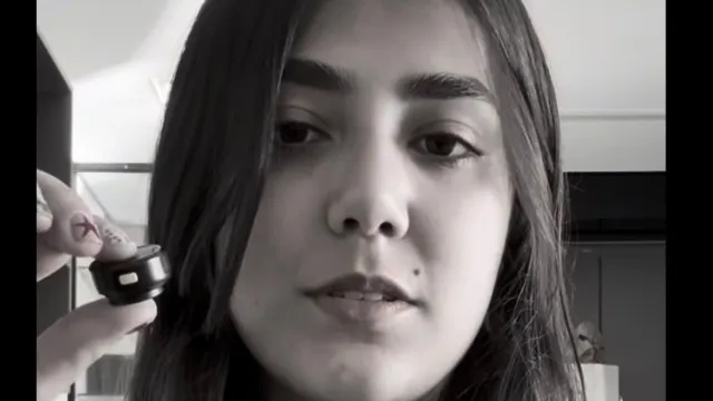 Vendida pela mãe aos 9 anos, mulher tenta apagar vínculo na Justiça vendida-pela-mae-aos-9-anos,-mulher-tenta-apagar-vinculo-na-justica
