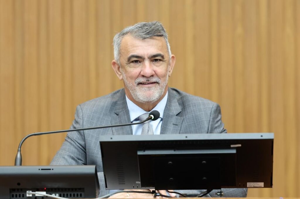 Amélio Cayres tem projetos aprovados para reforçar busca por desaparecidos e oficializar Colégio Militar