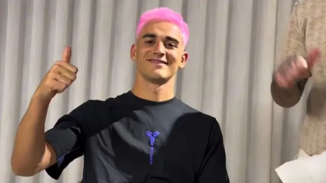 Gavi pinta o cabelo de rosa após título da Espanha na Copa do Mundo gavi-pinta-o-cabelo-de-rosa-apos-titulo-da-espanha-na-copa-do-mundo