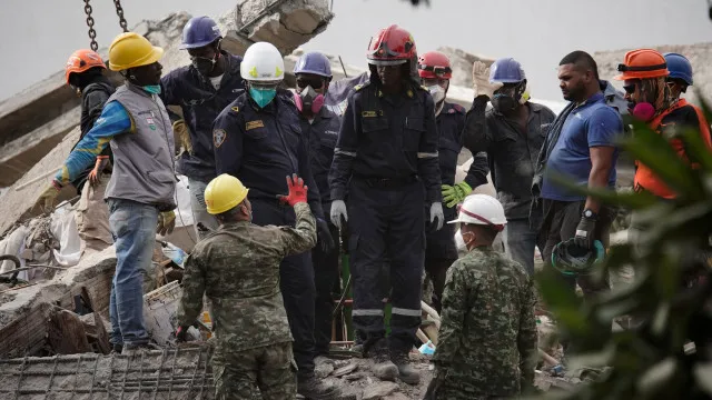 Bebê de 3 meses resgatado dos escombros na Colômbia; Mãe segue soterrada bebe-de-3-meses-resgatado-dos-escombros-na-colombia;-mae-segue-soterrada