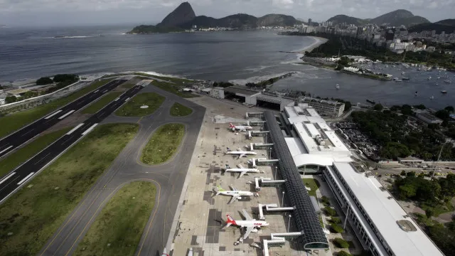 Avião derrapa no Santos Dumont e voos são cancelados aviao-derrapa-no-santos-dumont-e-voos-sao-cancelados