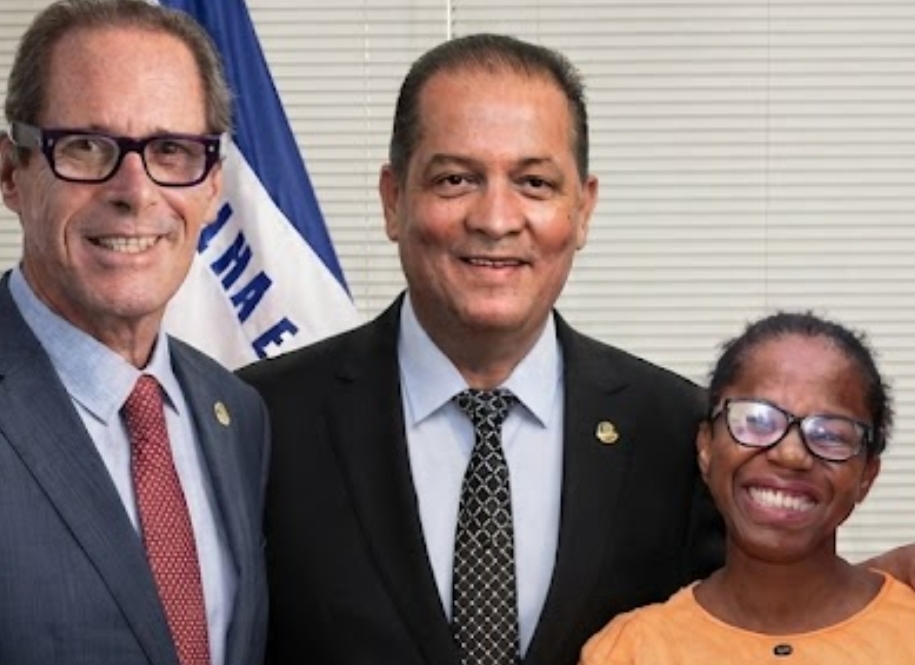 A engenharia política de Gomes: quando a primeira suplência tem preço e a segunda tem farda
