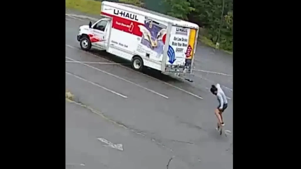 Animal misterioso faz 3 vítimas e aterroriza bairro nos EUA; vídeo animal-misterioso-faz-3-vitimas-e-aterroriza-bairro-nos-eua;-video