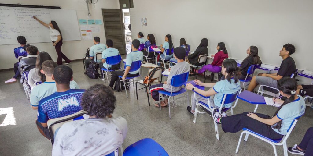 Aulas serão suspensas no DF nas sextas-feiras antes das eleições aulas-serao-suspensas-no-df-nas-sextas-feiras-antes-das-eleicoes
