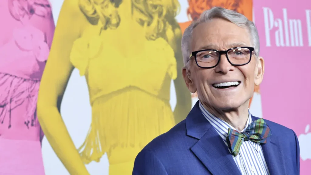 Morre Bob Mackie, estilista que vestiu Madonna e Elton John, aos 87 anos morre-bob-mackie,-estilista-que-vestiu-madonna-e-elton-john,-aos-87-anos