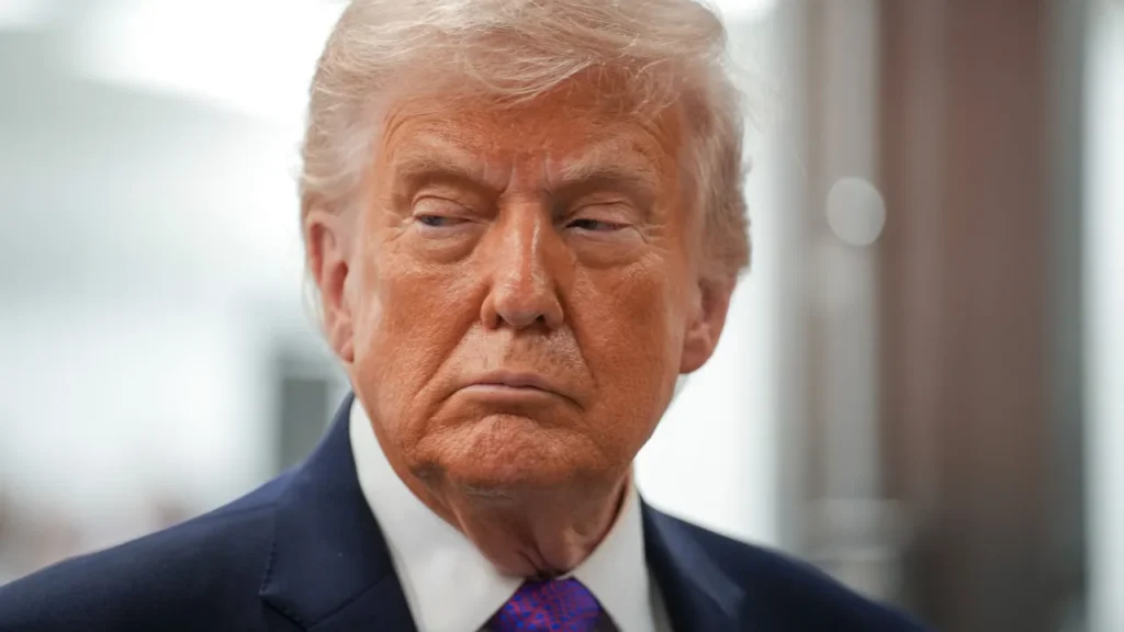 eua:-juiz-suspende-regra-de-trump-sobre-vistos-a-estudantes-e-jornalistas