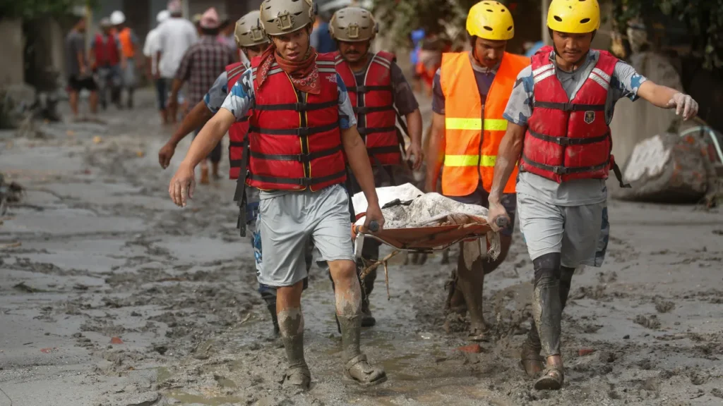 Mais de 6.000 seguem desaparecidos no Nepal, e a maioria dos corpos não foi retirada mais-de-6.000-seguem-desaparecidos-no-nepal,-e-a-maioria-dos-corpos-nao-foi-retirada